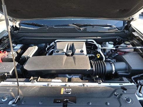 Used 2024 Chevrolet Colorado LT w/ LT Convenience Package II image 21