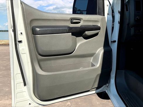 Used 2021 Nissan NV 2500 SV RWD image 21