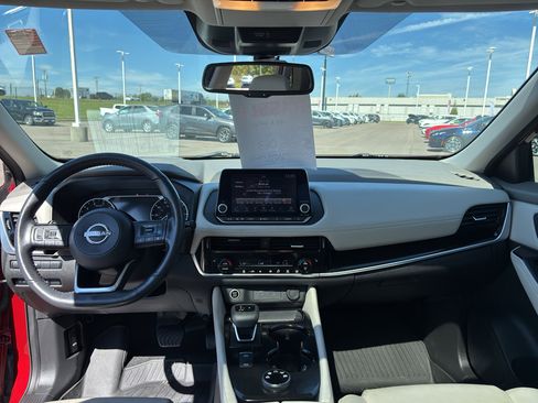 Used 2023 Nissan Rogue SL image 11