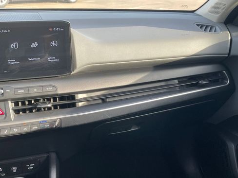 Used 2025 Kia K4 LXS image 37