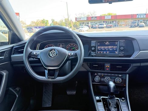 Used 2020 Volkswagen Jetta SE w/ SE Cold Weather Package FWD image 27