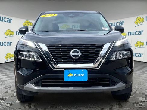 Used 2023 Nissan Rogue SV image 2
