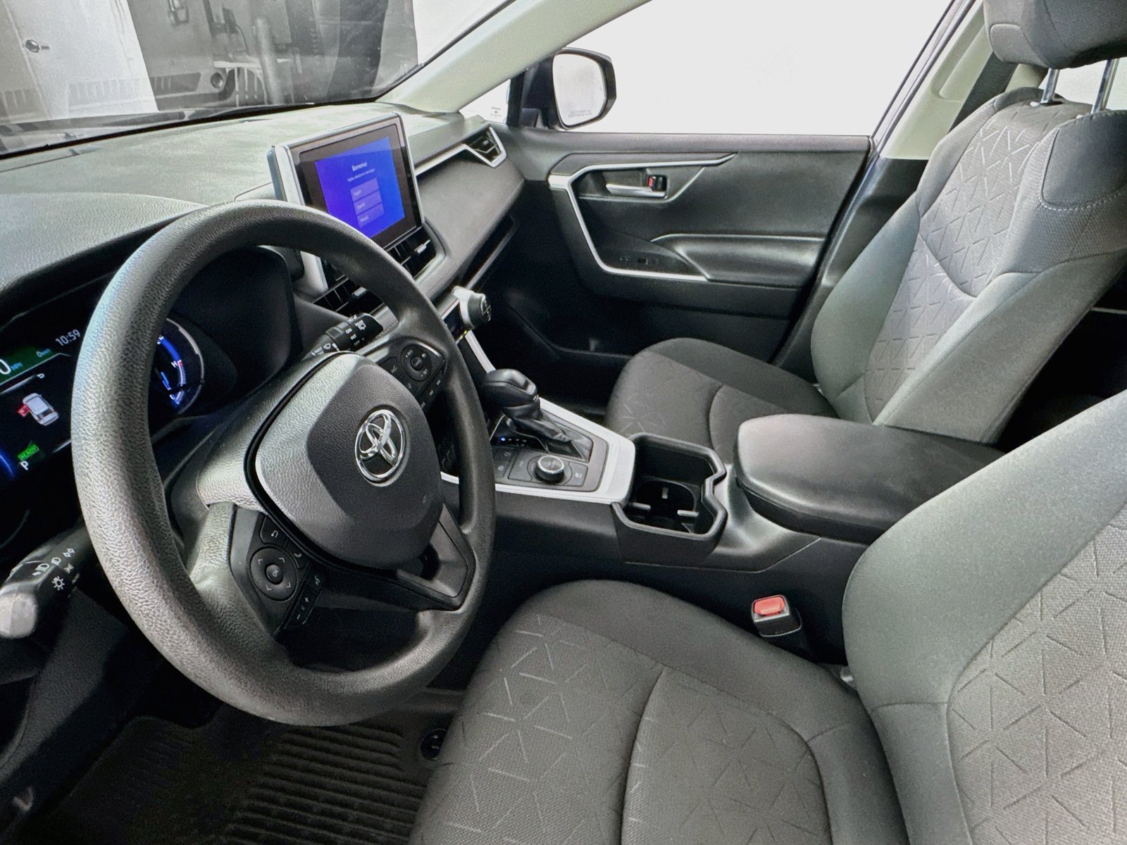 Used 2024 Toyota RAV4 XLE AWD/4WD image 8
