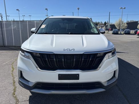 Used 2024 Kia Carnival LX image 2