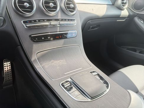 Used 2022 Mercedes-Benz GLC 300 4MATIC image 17