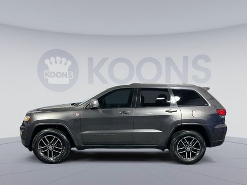 Used 2017 Jeep Grand Cherokee Trailhawk image 2
