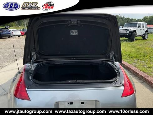 Used 2004 Nissan 350Z Enthusiast w/ Side Airbags Pkg RWD image 13