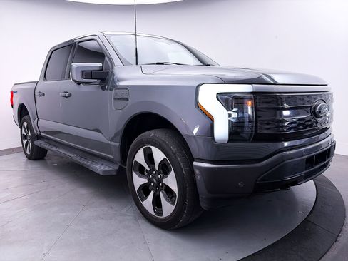 Used 2023 Ford F150 Lightning Platinum AWD/4WD image 13