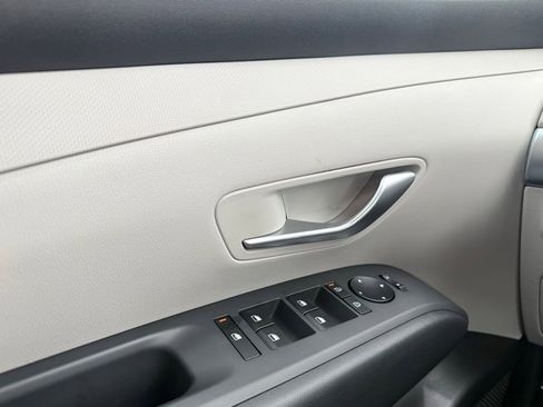 Used 2025 Hyundai Tucson SE FWD image 11