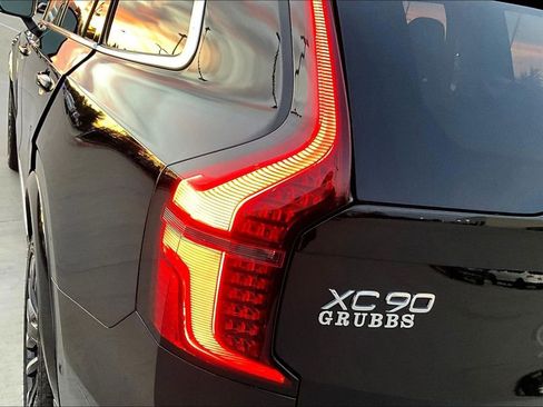 Used 2025 Volvo XC90 B6 Plus image 30