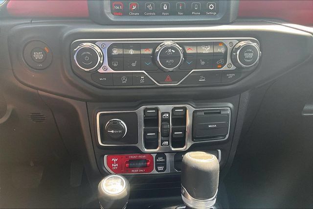 Used 2023 Jeep Gladiator Rubicon w/ LED Lighting Group AWD/4WD image 31