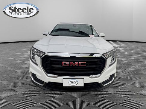 Used 2023 GMC Terrain SLE image 8