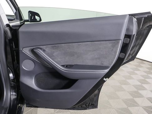 Used 2023 Tesla Model Y Long Range image 27