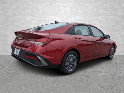 New 2025 Hyundai Elantra Sport FWD image 2