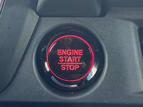Used 2025 Honda Pilot TrailSport image 25