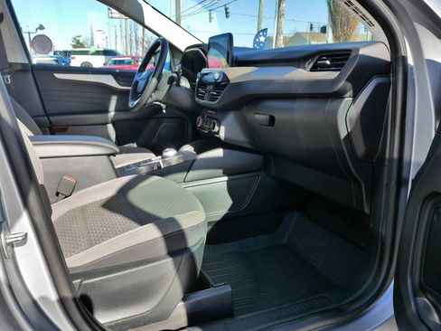 Used 2022 Ford Escape SE w/ Cold Weather Package image 12