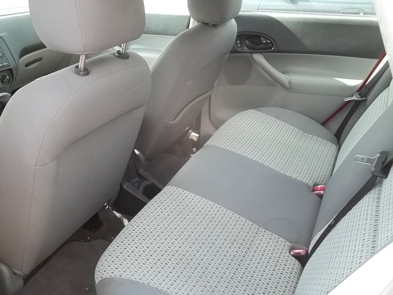 Used 2007 Ford Focus SE FWD image 9