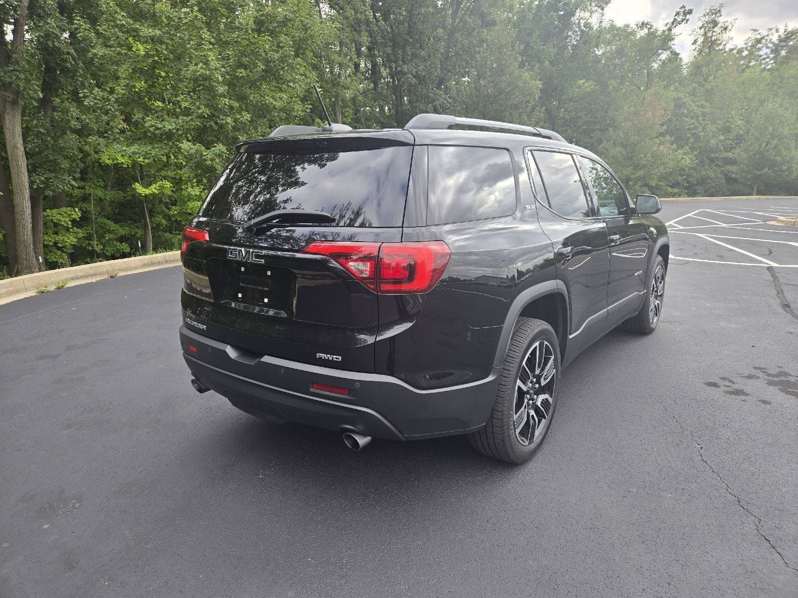 Used 2019 GMC Acadia SLT w/ Black Edition AWD/4WD image 3