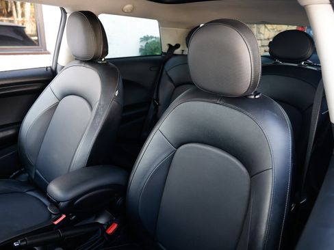 Used 2015 MINI Cooper 2-Door Hardtop image 9