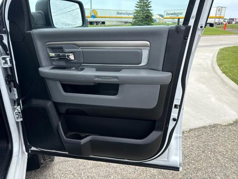 Used 2017 RAM 1500 Big Horn AWD/4WD image 29