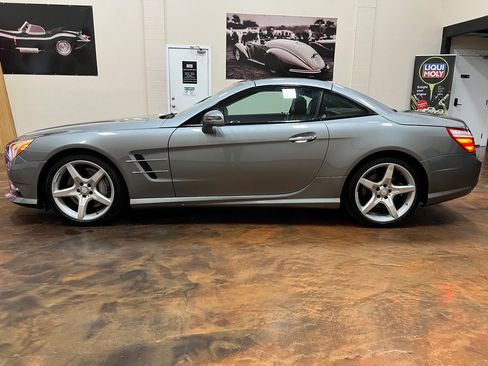 Used 2013 Mercedes-Benz SL 550 image 16
