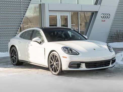 Used 2020 Porsche Panamera 4S image 2