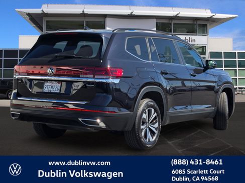 Certified 2025 Volkswagen Atlas SE image 4
