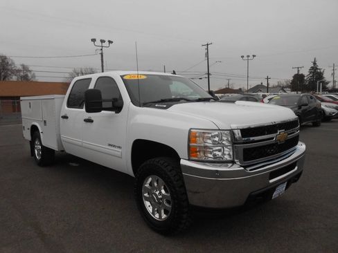 Used 2011 Chevrolet Silverado 3500 LT image 3