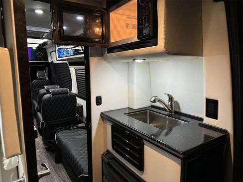 Used 2024 Mercedes-Benz Sprinter 3500 image 5