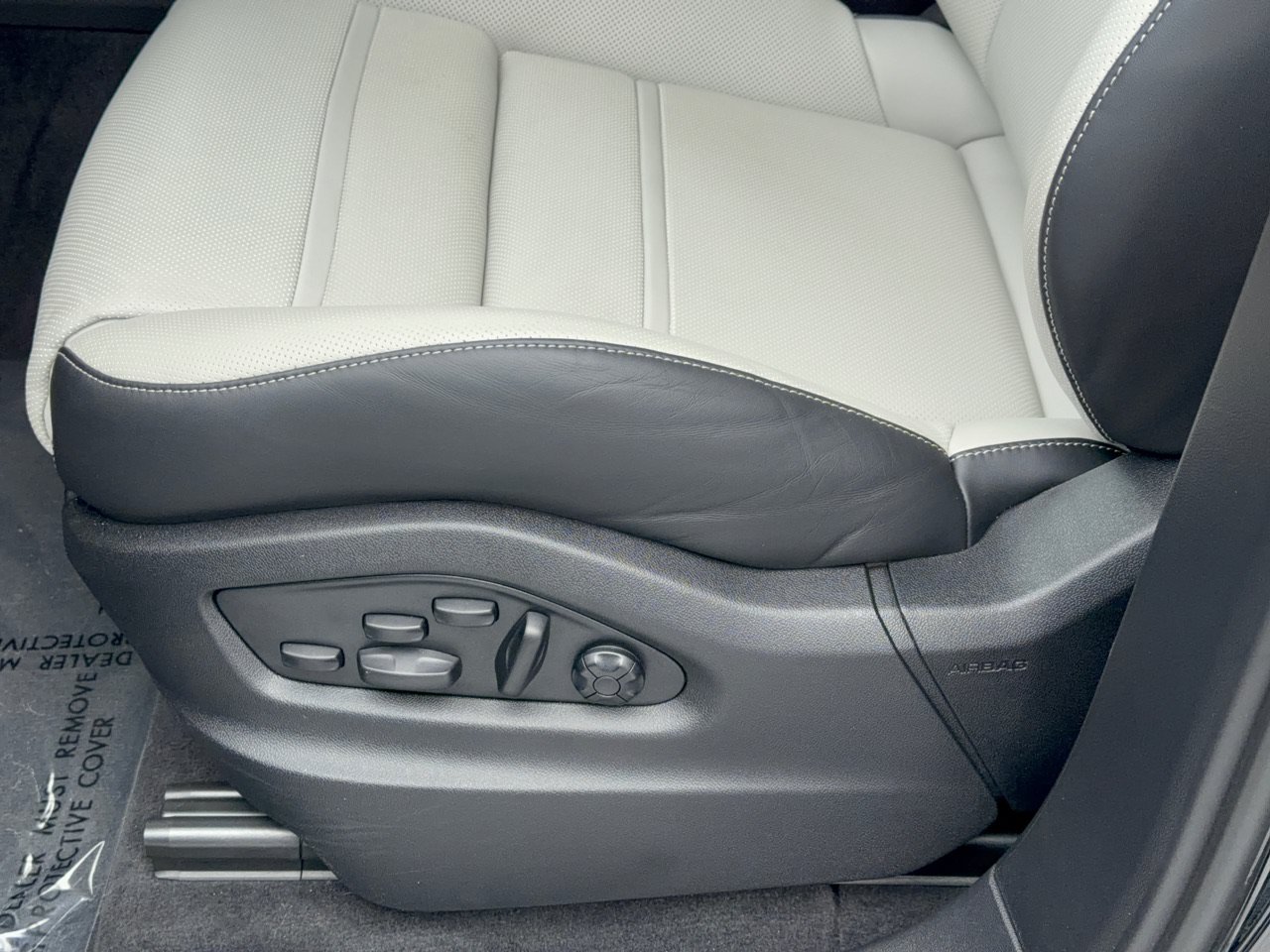 Certified 2026 Porsche Cayenne E-Hybrid Coupe AWD/4WD image 16