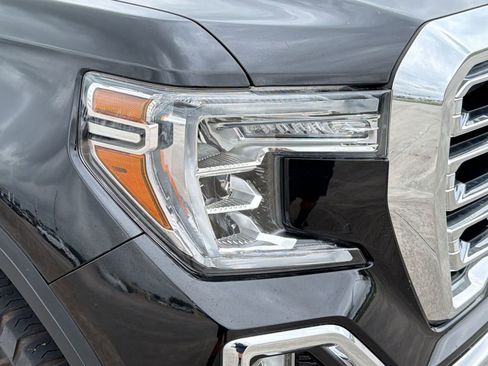 Used 2020 GMC Sierra 1500 SLT RWD image 11