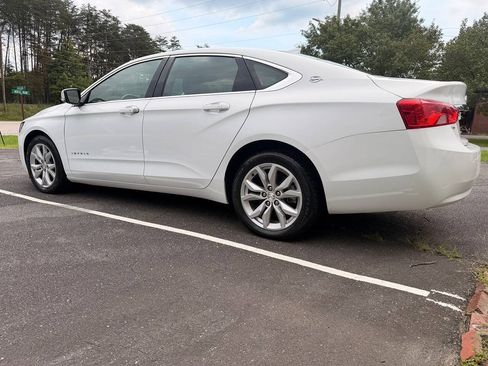 Used 2018 Chevrolet Impala LT FWD image 9