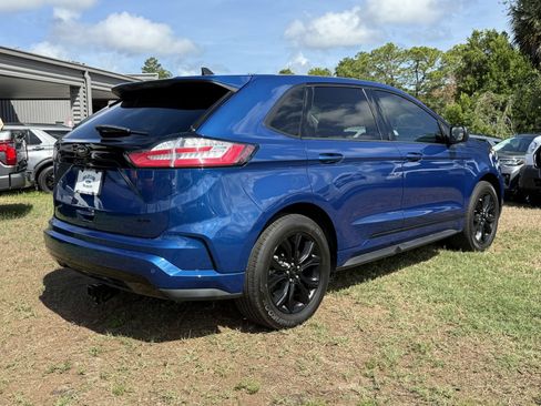 Certified 2022 Ford Edge SE w/ Black Appearance Package AWD/4WD image 5