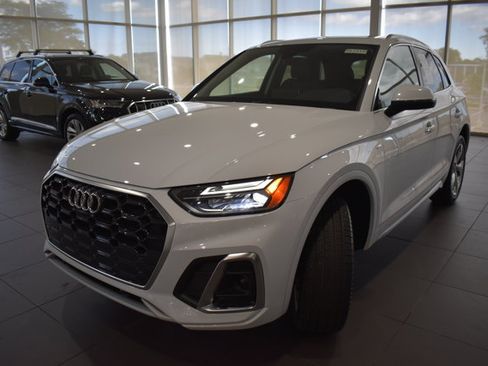 Used 2025 Audi Q5 2.0T Premium Plus w/ Premium Plus Package AWD/4WD image 3