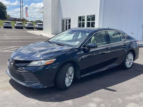 Used 2020 Toyota Camry XLE FWD image 7