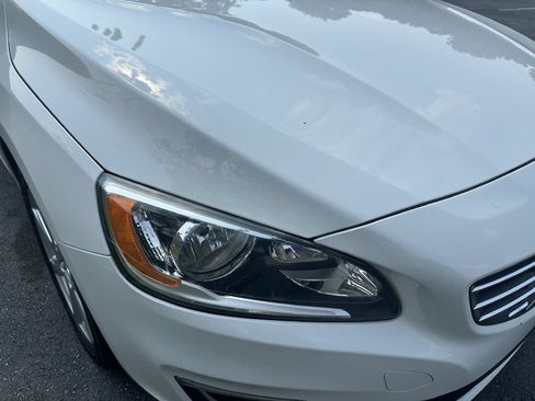 Used 2017 Volvo V60 T5 Premier w/ Convenience Package FWD image 10