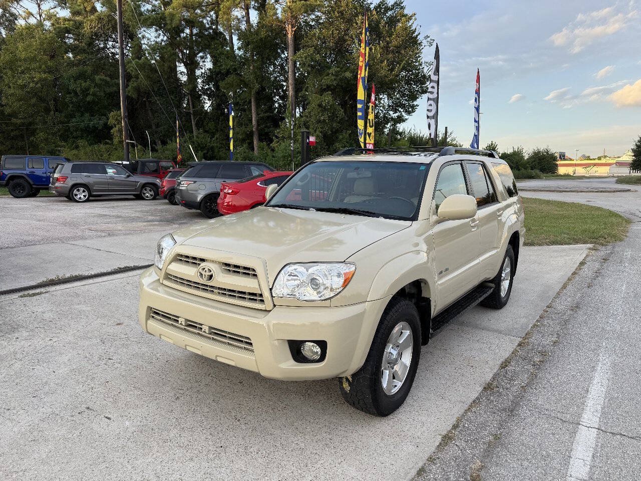 Used 2007 Toyota 4Runner SR5 AWD/4WD image 2