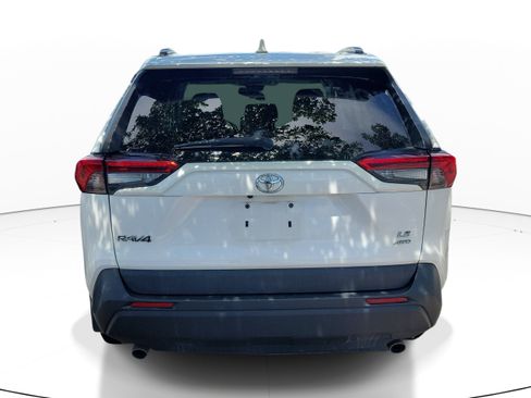 Used 2020 Toyota RAV4 LE w/ All Weather Liner Package AWD/4WD image 8