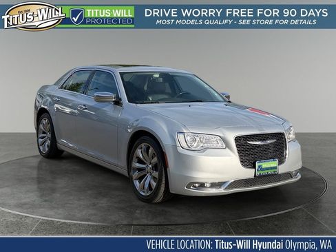 Used 2020 Chrysler 300 Limited RWD image 1