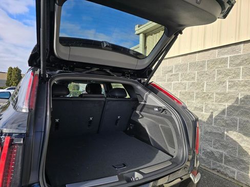 New 2026 Cadillac Optiq Luxury 1 image 7