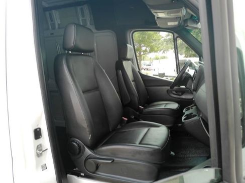 Used 2024 Mercedes-Benz Sprinter 2500 image 24