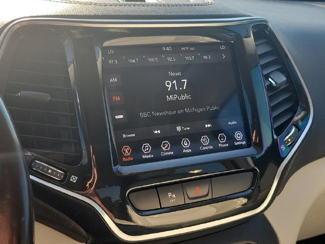 Used 2020 Jeep Cherokee Limited AWD/4WD image 16