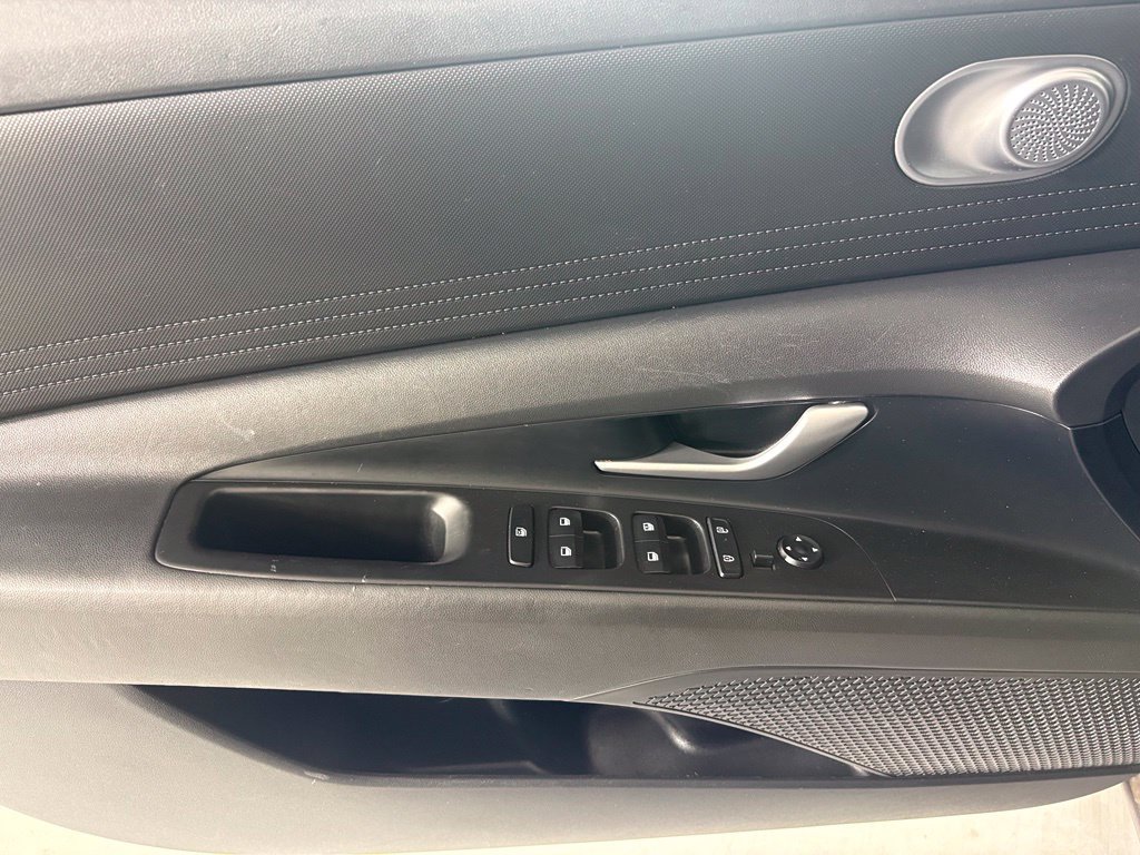 Used 2024 Hyundai Elantra SEL FWD image 20