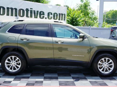 Used 2019 Jeep Cherokee Latitude w/ Popular Appearance Group AWD/4WD image 10