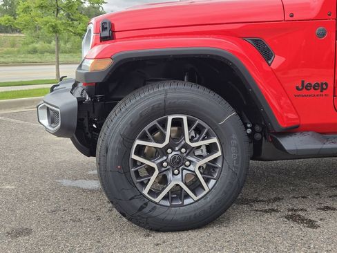 New 2026 Jeep Wrangler Unlimited Sahara AWD/4WD image 6