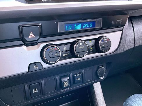 Used 2022 Toyota Tacoma SR5 RWD image 34