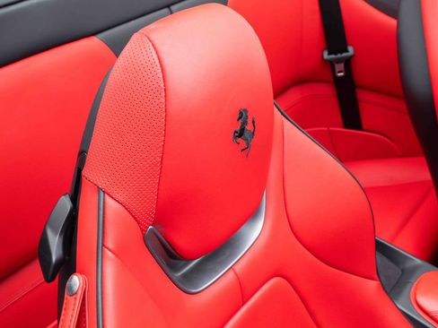 Used 2020 Ferrari Portofino image 33