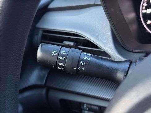 Used 2024 Subaru Crosstrek 2.0i Premium image 20