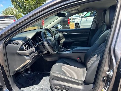 Used 2024 Toyota Camry SE FWD image 9