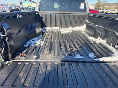 Used 2020 Toyota Tacoma TRD Off-Road image 12